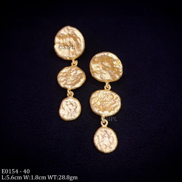 Beautiful Contemporary Drop Earring
