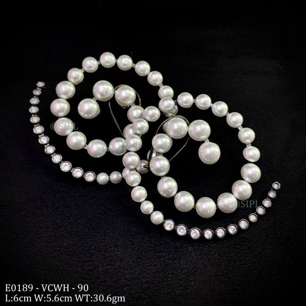 Designer Pearl Earring