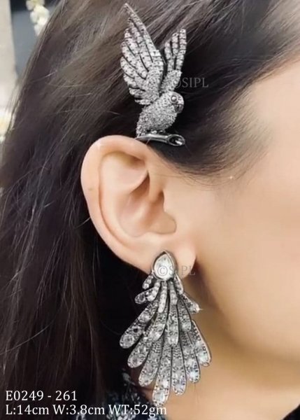 Luxury Design Real Look Hand Setting American Diamond Earring