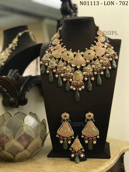 Beatifully Design Pretty Look Kundan Necklace Set