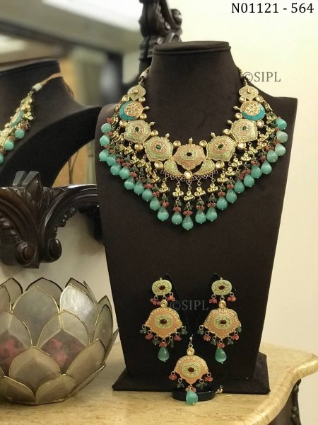 Beatifully Design Pretty Look Kundan Necklace Set