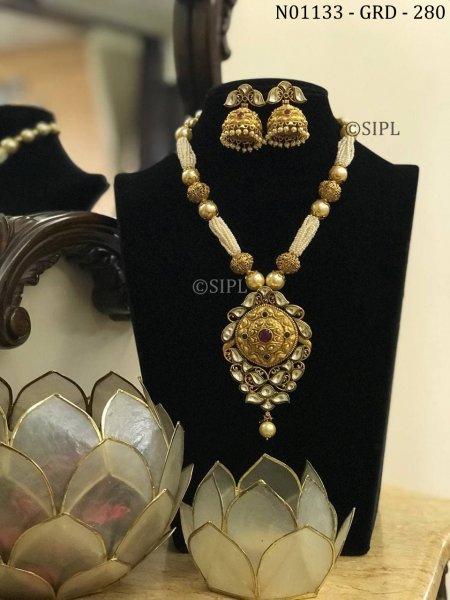 Beautiful Gold Plated Kundan Necklace Set