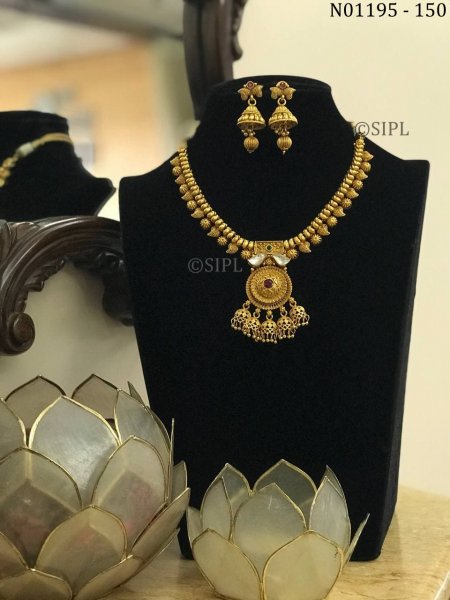 Beautiful Look Amazing Design Necklace Set