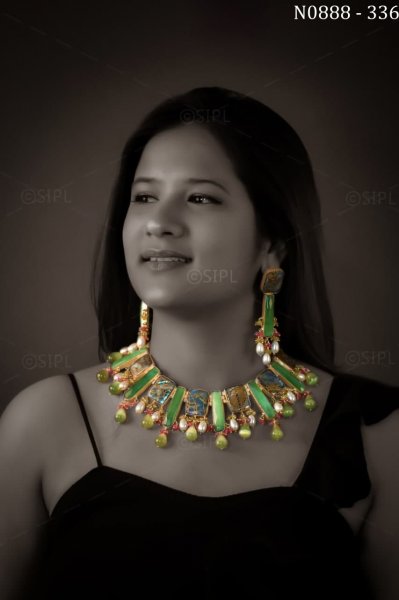 Beautiful Colored Stone Necklace Set With Natural Stone