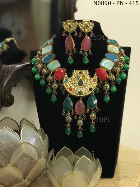 Amazing Kundan Designer Traditional Necklace Set